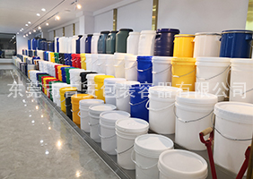 肉丝浪屄吉安容器一楼涂料桶、机油桶展区